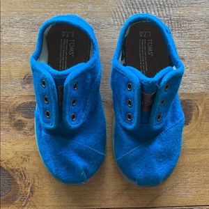 EUC Blue TOMS